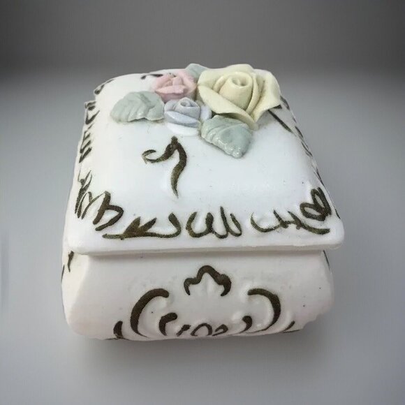 Vintage UCGC Trinket Box Porcelain Bisque Dresser Pill Jewelry Flowers Korea - Picture 1 of 12